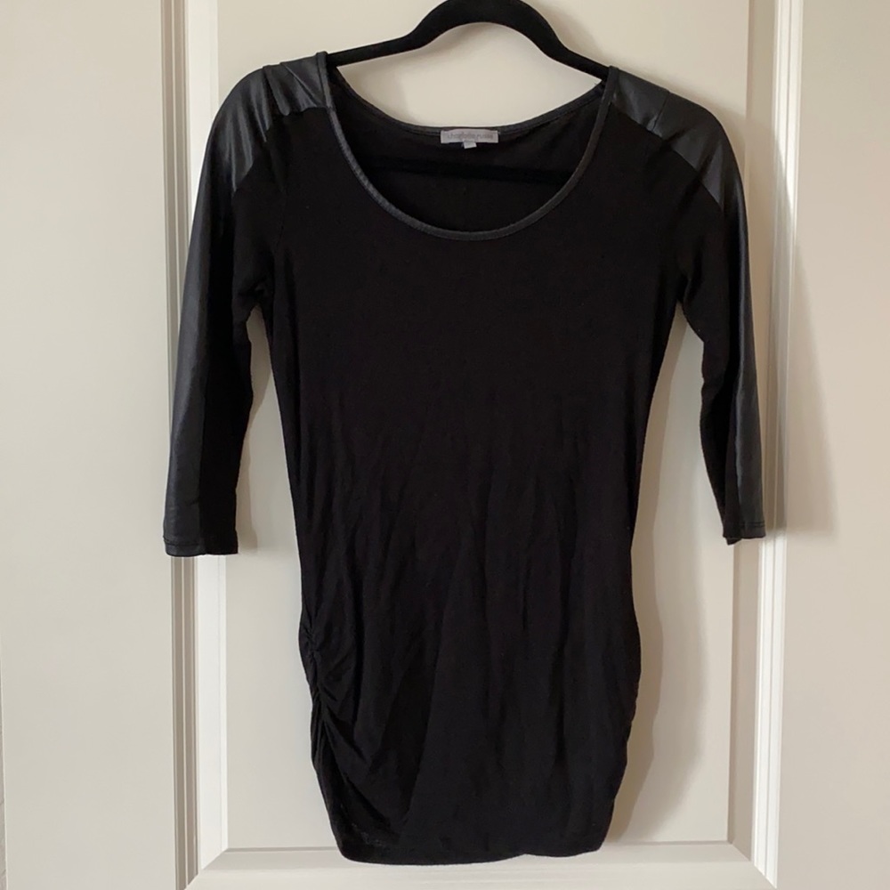 Black 3/4 length sleeve tee